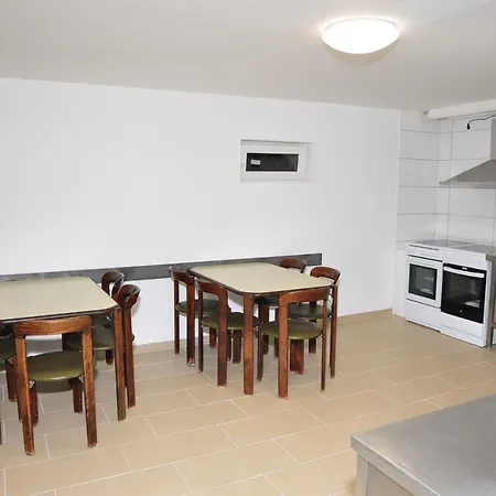 Weisenau Plaza Vandrarhem *