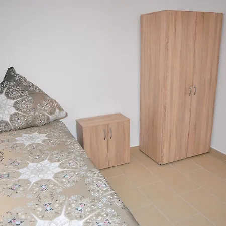 Weisenau Plaza Vandrarhem