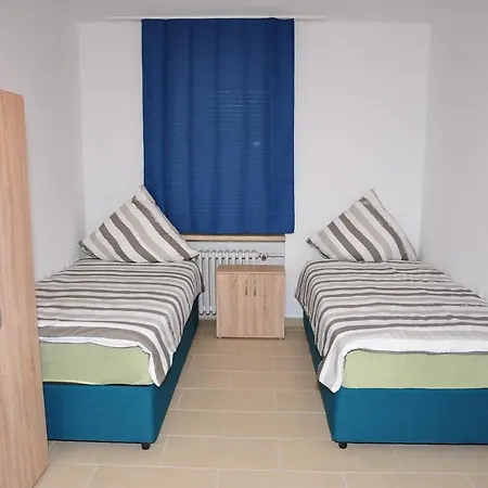 Weisenau Plaza Vandrarhem *