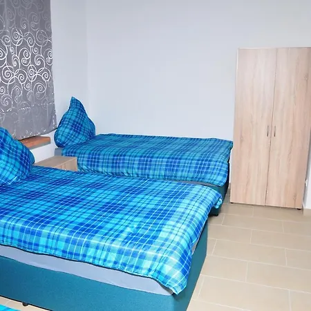 Weisenau Plaza Vandrarhem