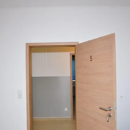 Weisenau Plaza Hostel Mohuč