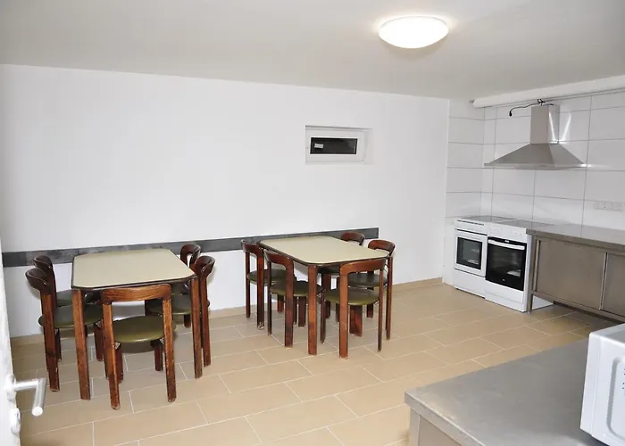 Weisenau Plaza Albergue *