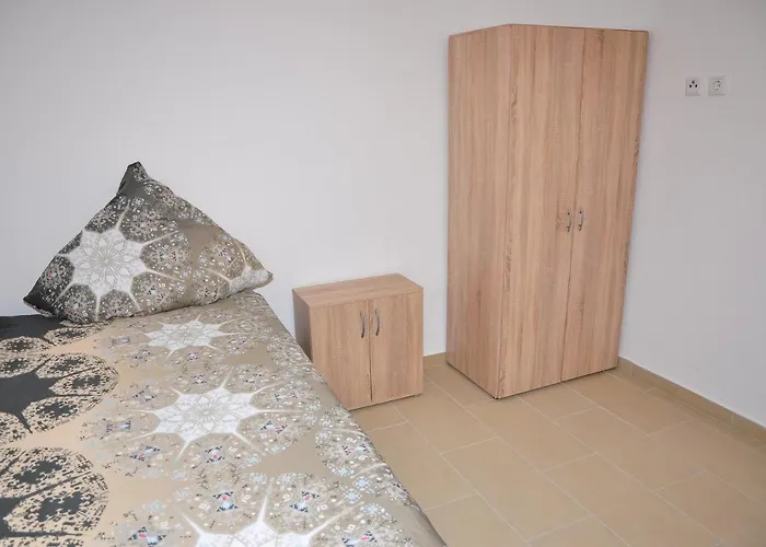 Weisenau Plaza Hostel